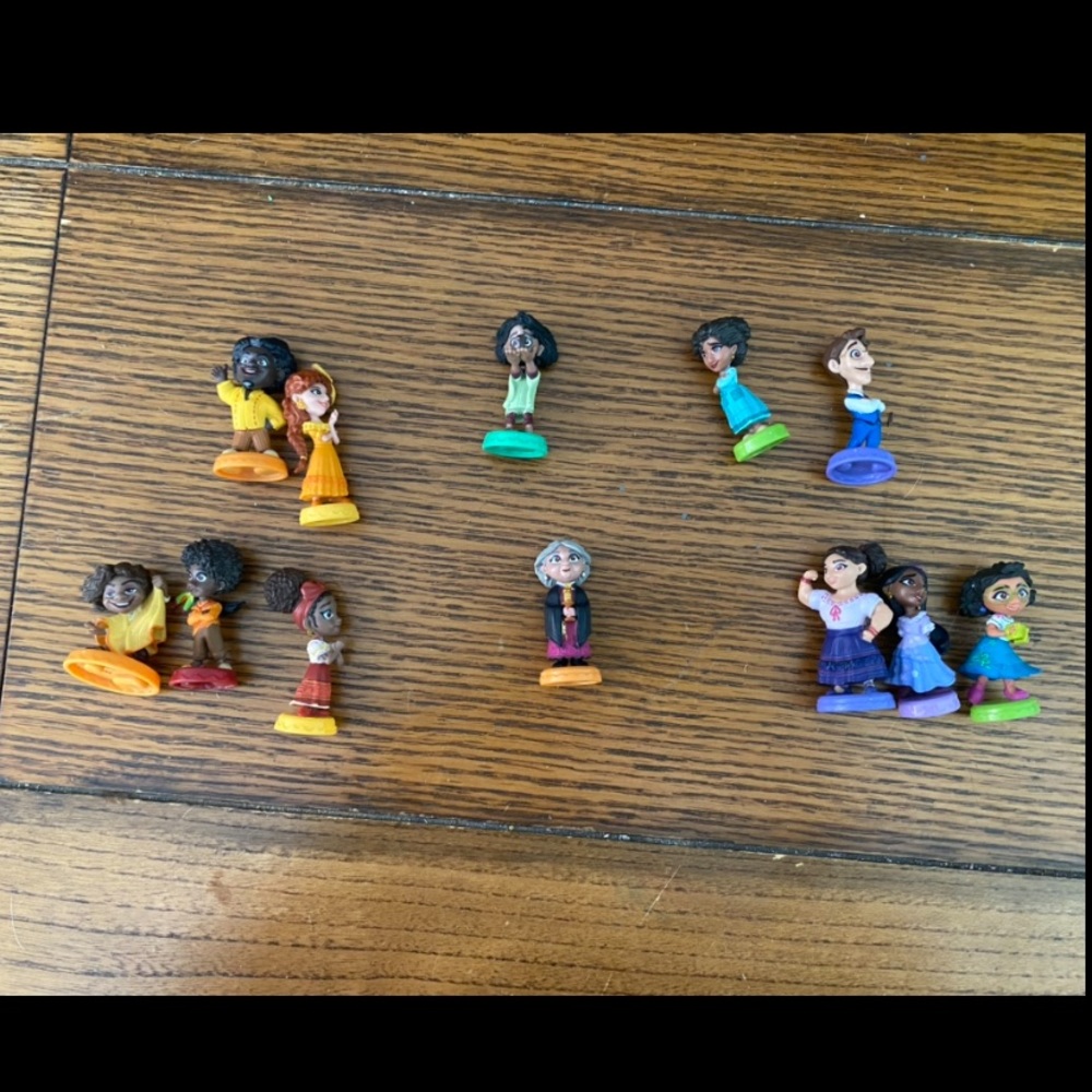 Set of Encanto Figures